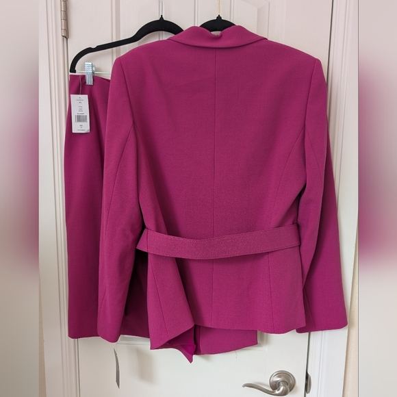 NWT Tahari Two Piece Asymmetrical Belted Suit In Wild Berry Size 14 - Picture 10 of 14